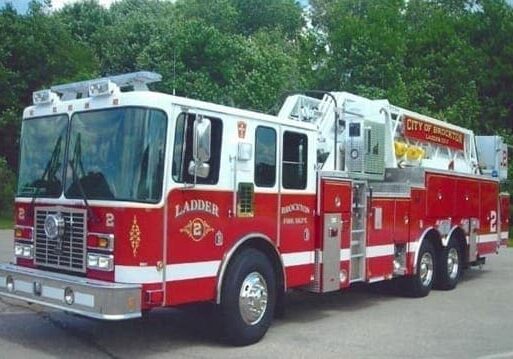 Ladder 2 - 2007 Smeal 100'
